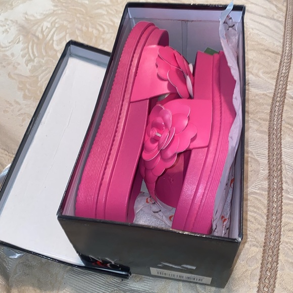 New!  flower Camilla slides In box! NY&C (pink) - Picture 3 of 10